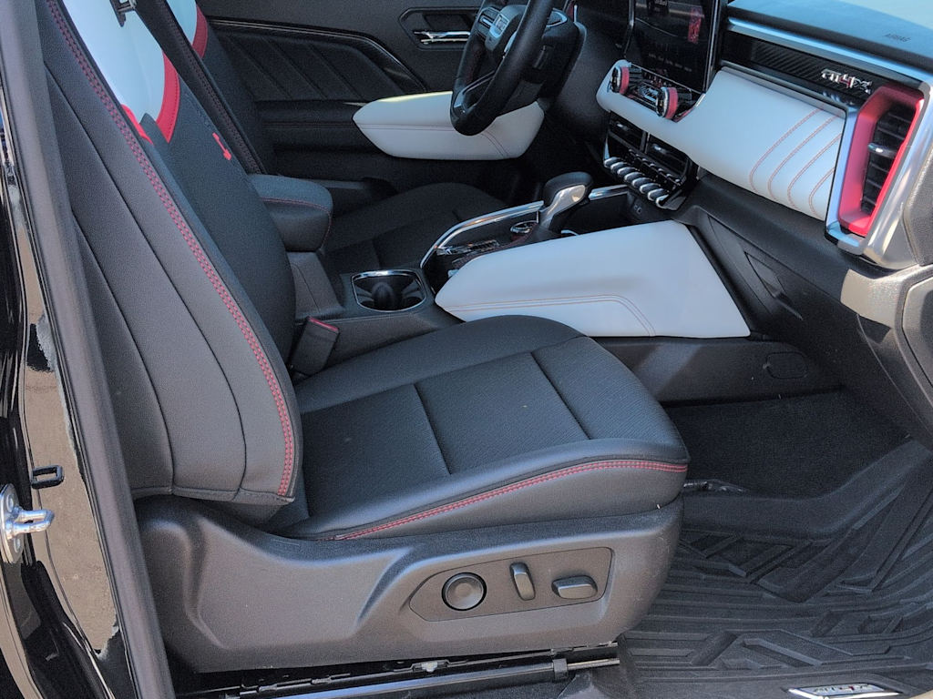 Thumbnail: 2024 GMC Canyon - 10