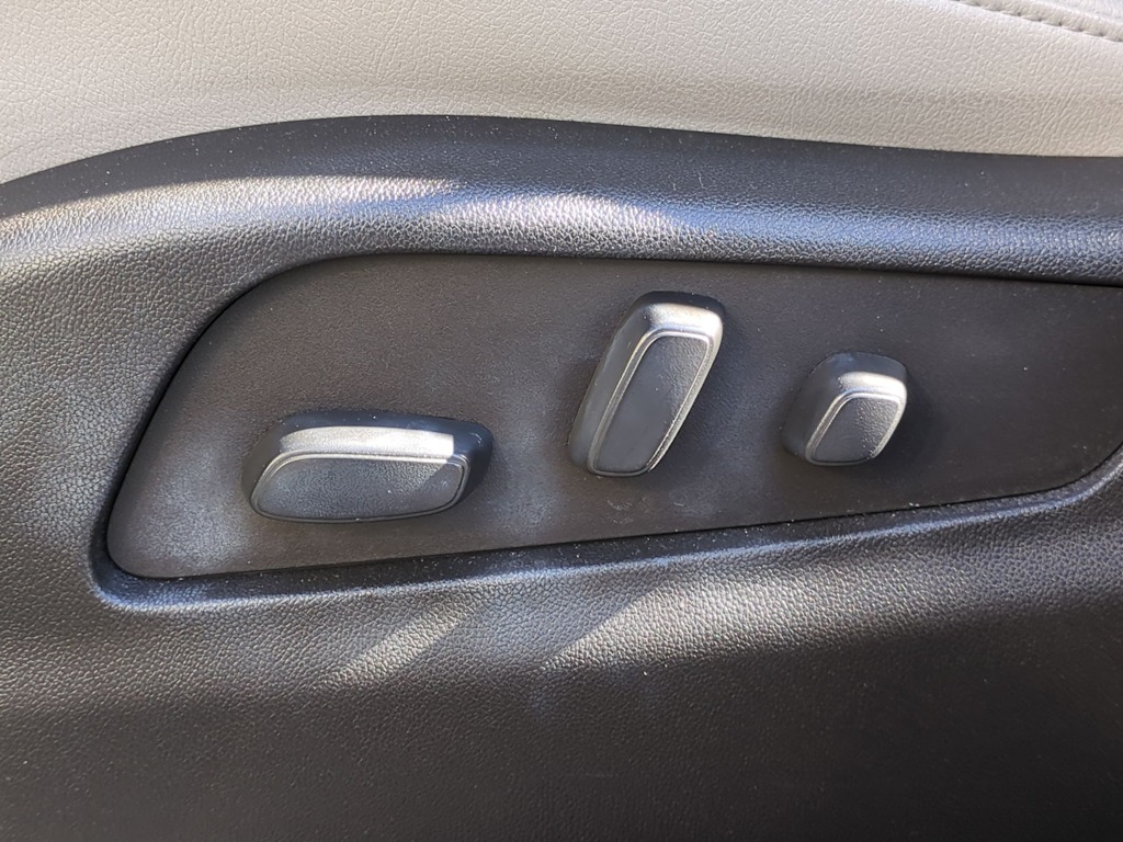 2023 Cadillac XT4 Luxury 19