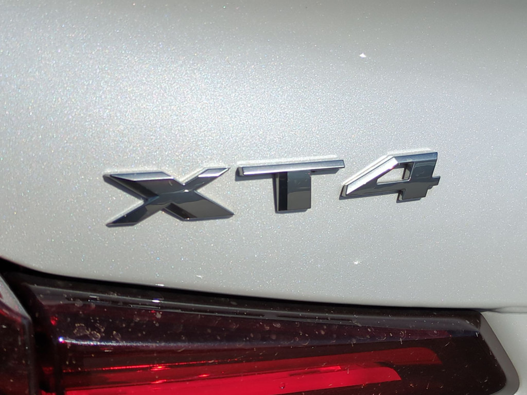 2023 Cadillac XT4 Luxury 18