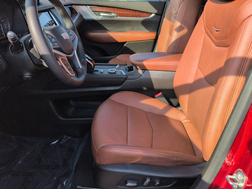 Thumbnail: 2024 Cadillac XT5 - 11