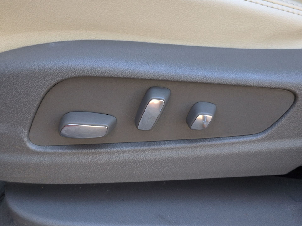 Thumbnail: 2024 Cadillac XT6 - 27