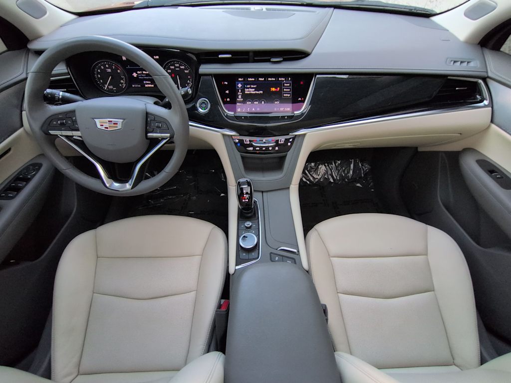 Thumbnail: 2024 Cadillac XT6 - 10