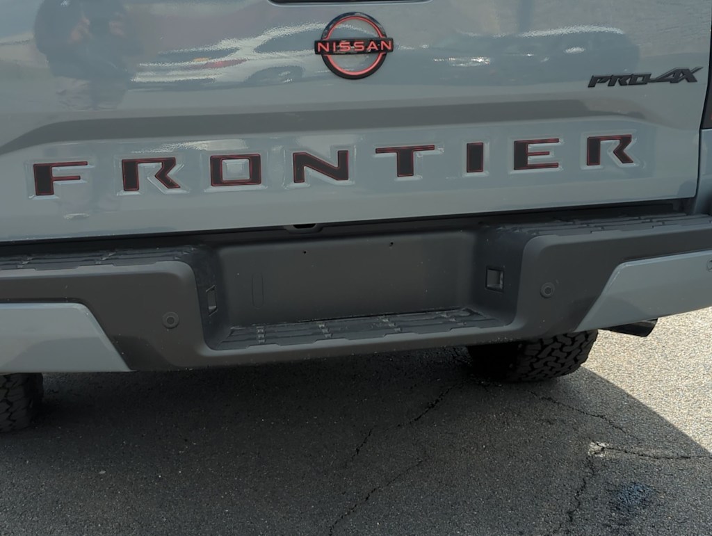 2024 Nissan Frontier PRO-4X 16