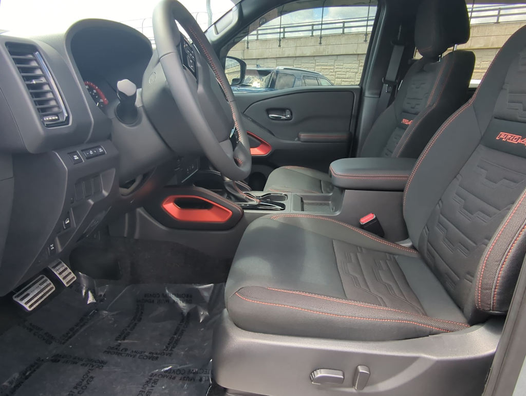 2024 Nissan Frontier PRO-4X 6