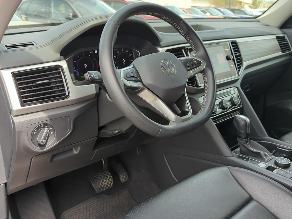 2022 Volkswagen Atlas SEL 2