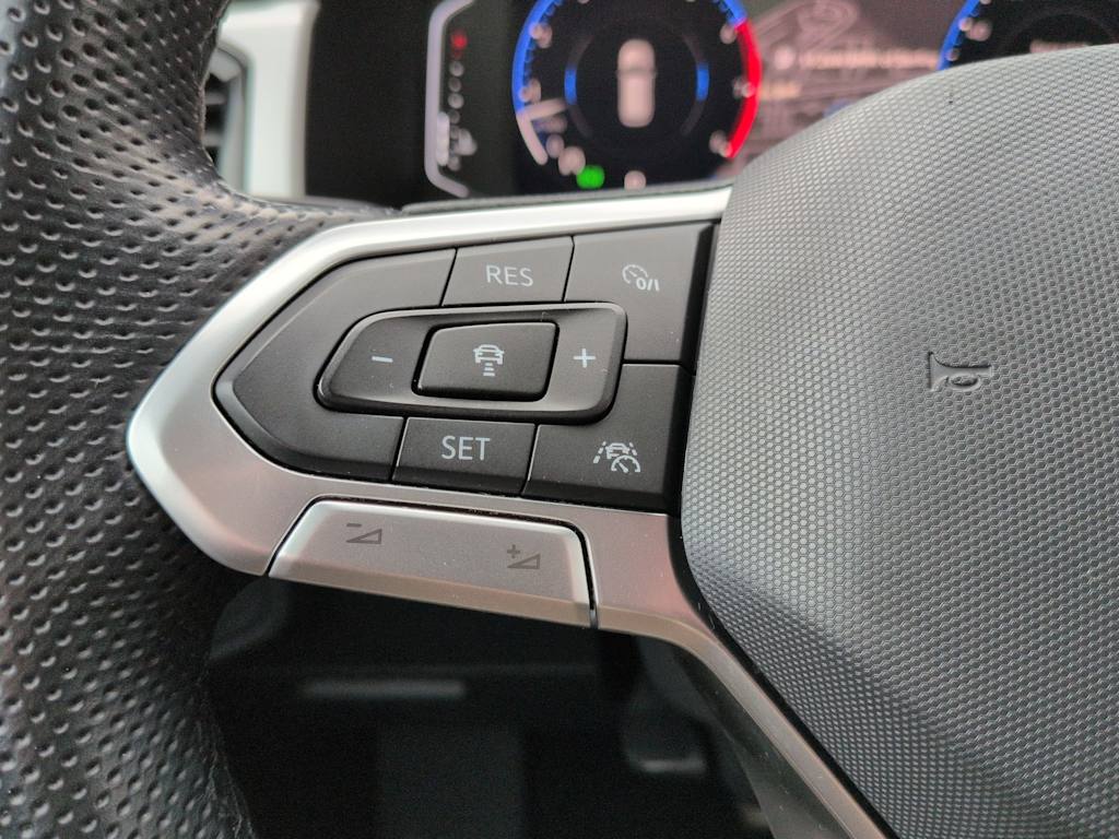 Thumbnail: 2021 Volkswagen Atlas - 32