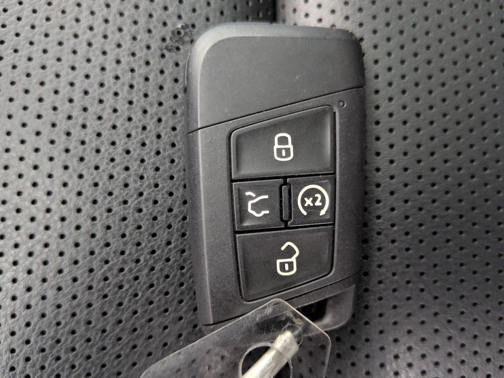 Thumbnail: 2021 Volkswagen Atlas - 18