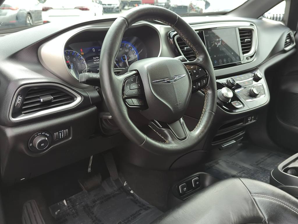 2020 Chrysler Pacifica Launch Edition 2