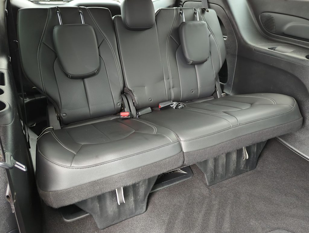 2020 Chrysler Pacifica Launch Edition 19