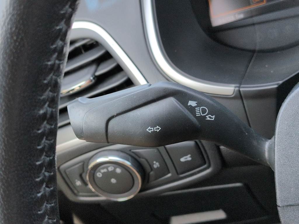 Thumbnail: 2015 Ford Edge - 16