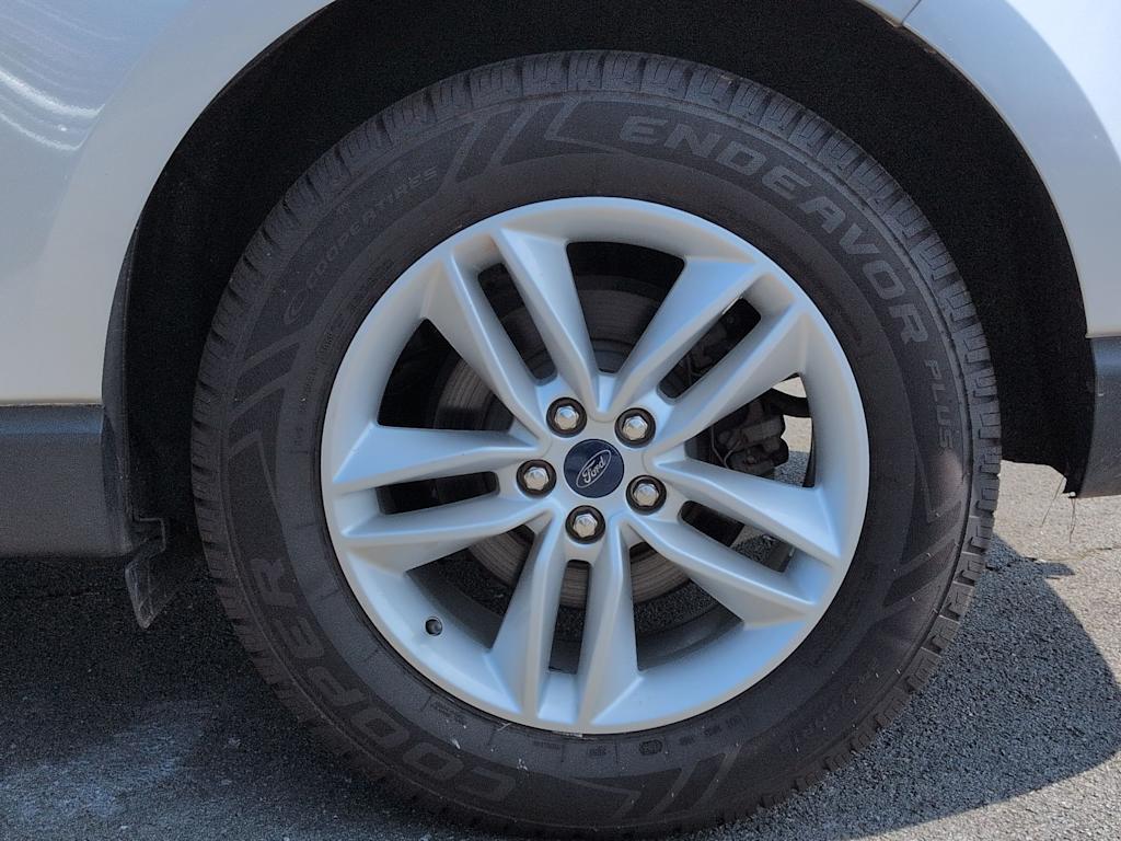 Thumbnail: 2015 Ford Edge - 8