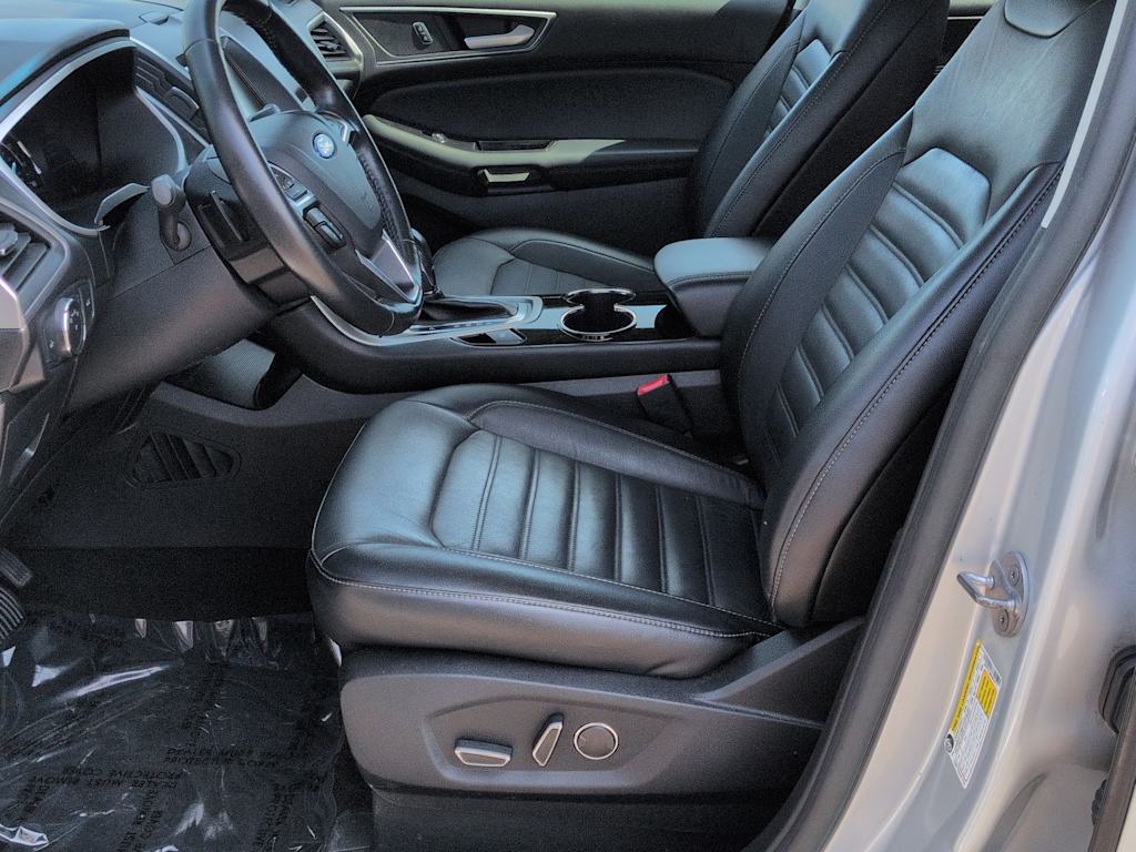 Thumbnail: 2015 Ford Edge - 11