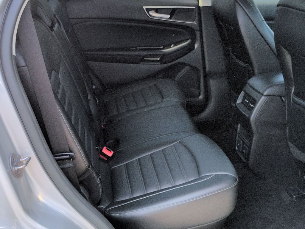 Thumbnail: 2015 Ford Edge - 29