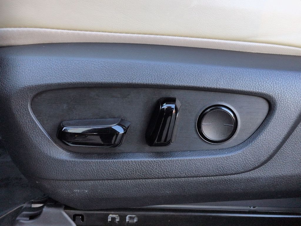 Thumbnail: 2023 Lexus RX - 26