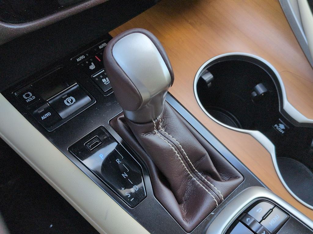 Thumbnail: 2018 Lexus RX - 16