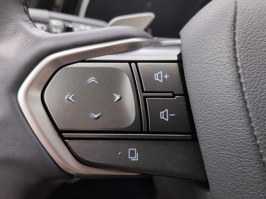 Thumbnail: 2024 Lexus ES - 31