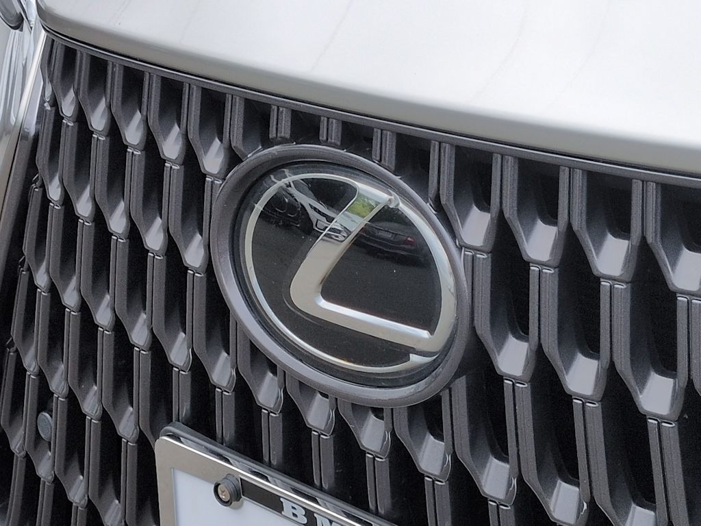 Thumbnail: 2024 Lexus ES - 7