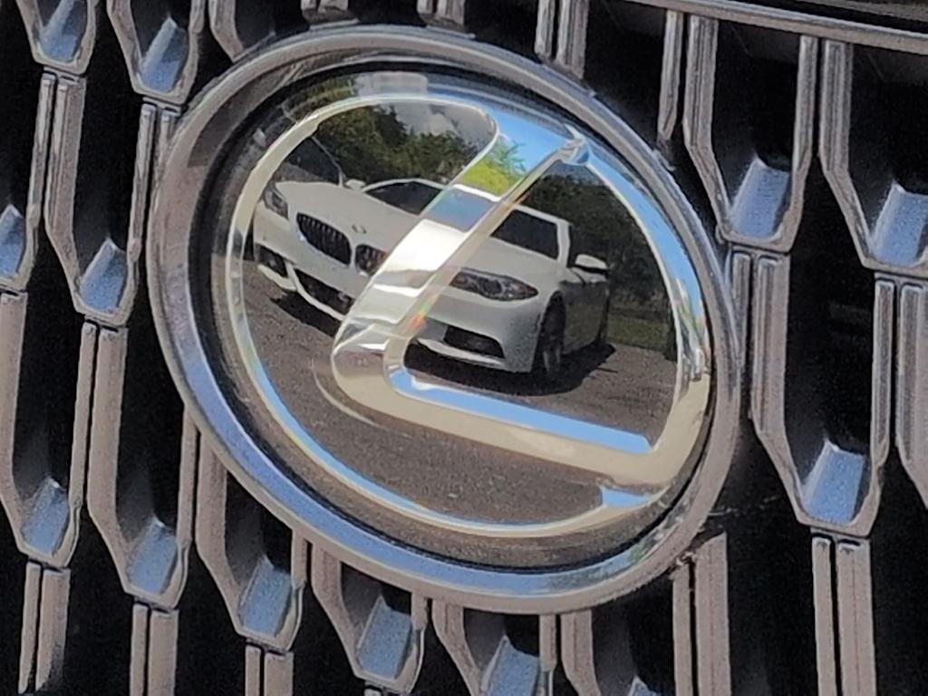 Thumbnail: 2024 Lexus ES - 8