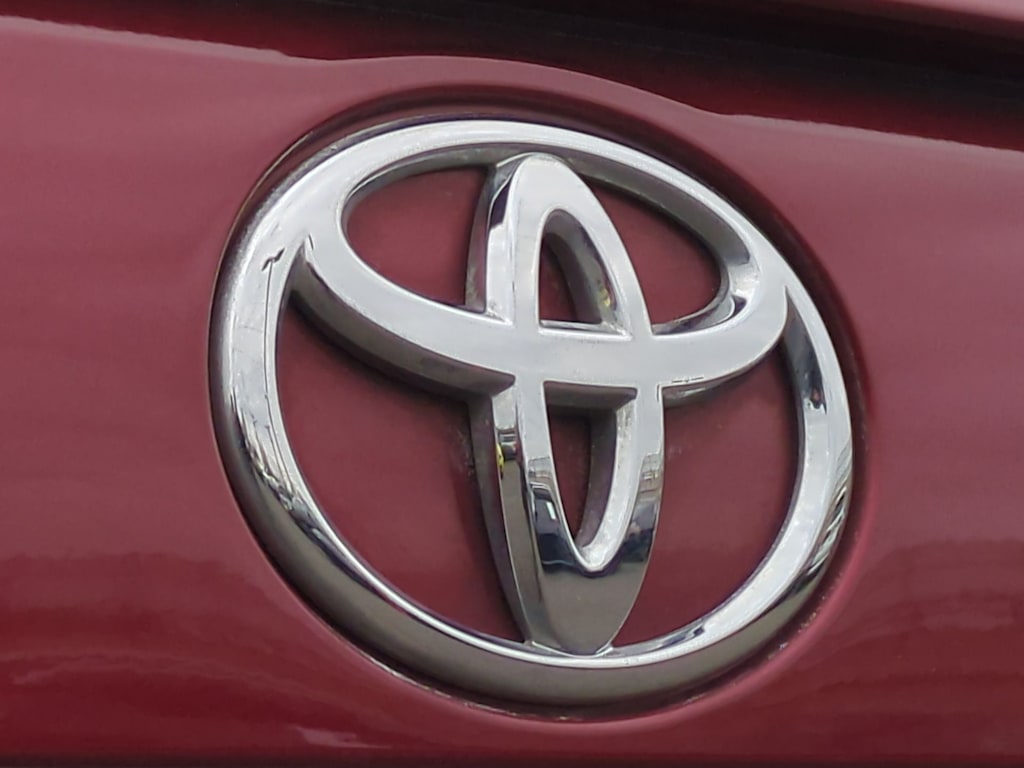 Thumbnail: 2022 Toyota RAV4 - 7