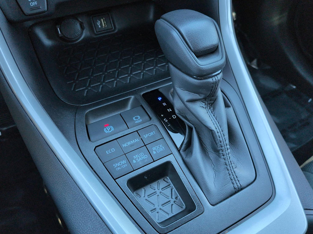 Thumbnail: 2025 Toyota RAV4 - 16