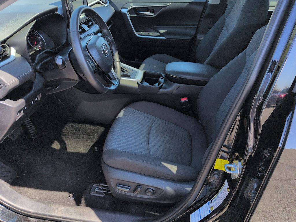 Thumbnail: 2020 Toyota RAV4 - 11