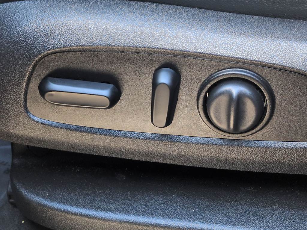 Thumbnail: 2018 GMC Terrain - 25