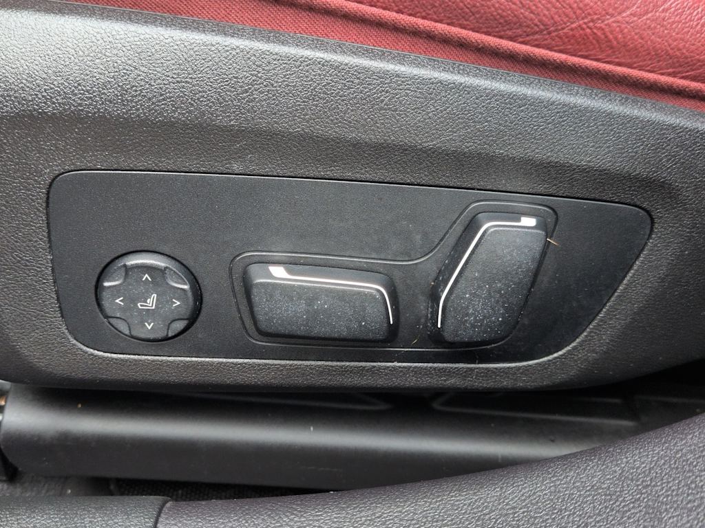 Thumbnail: 2024 BMW 3 Series - 25