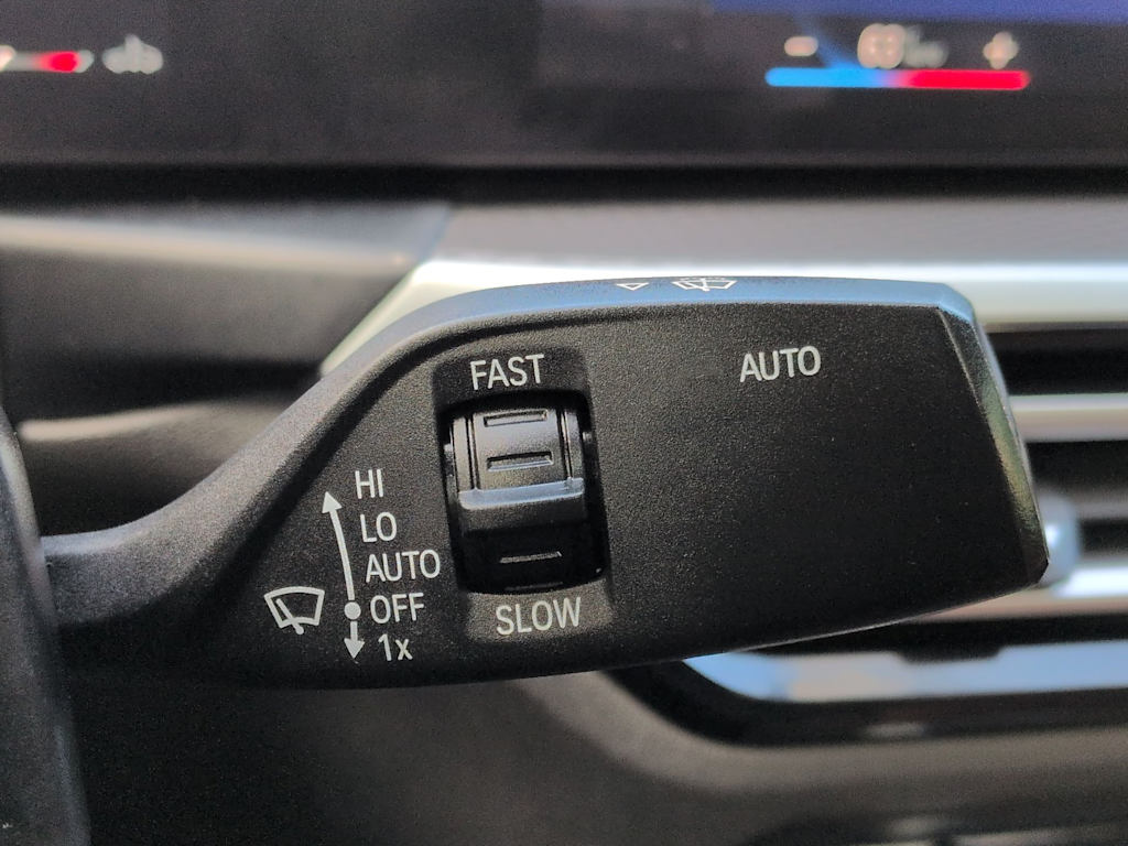 Thumbnail: 2024 BMW 3 Series - 33