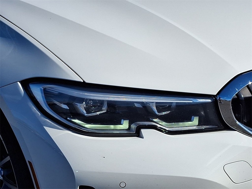 2020 BMW 3 Series 330xi 25