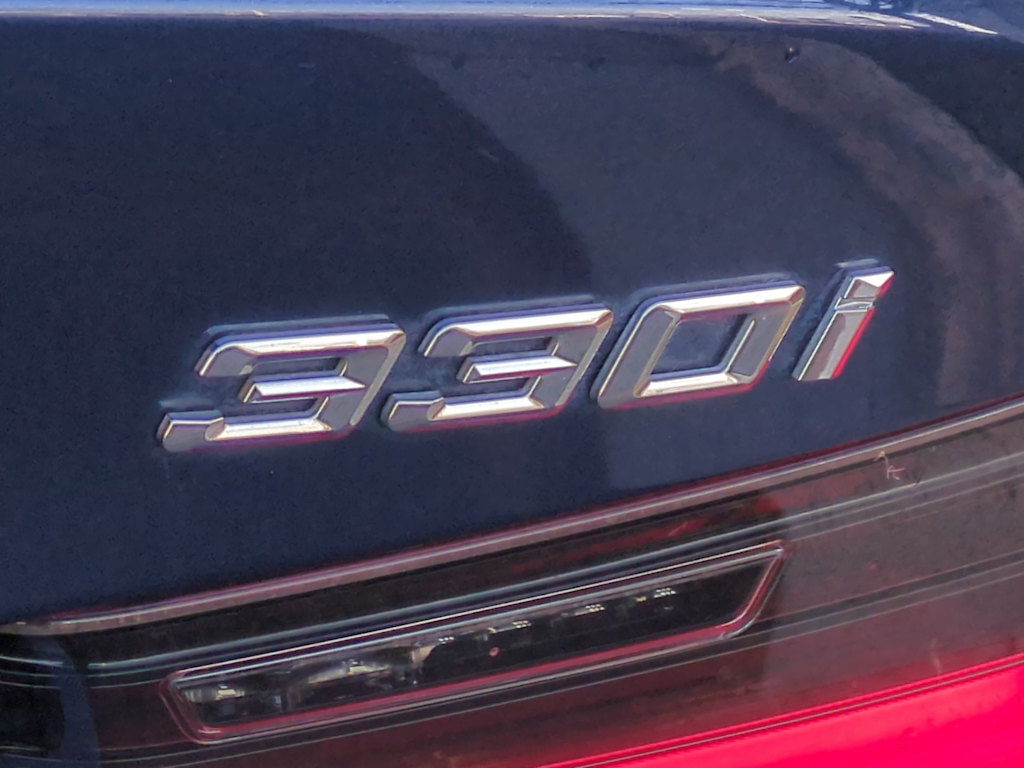 Thumbnail: 2022 BMW 3 Series - 25