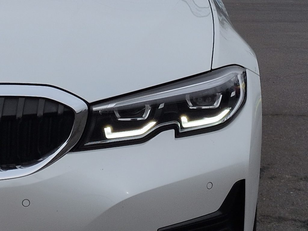 Thumbnail: 2021 BMW 3 Series - 24