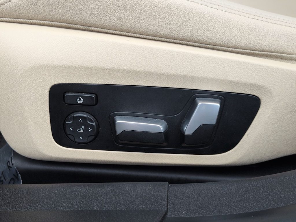 Thumbnail: 2019 BMW 3 Series - 26