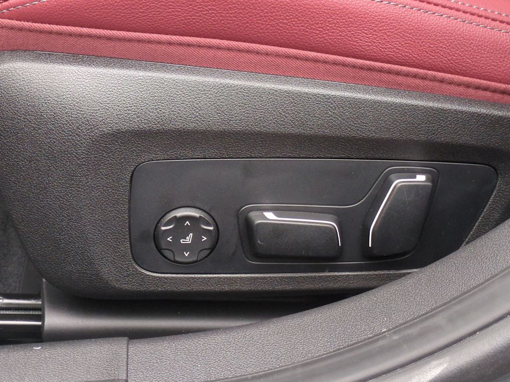 Thumbnail: 2025 BMW 3 Series - 24