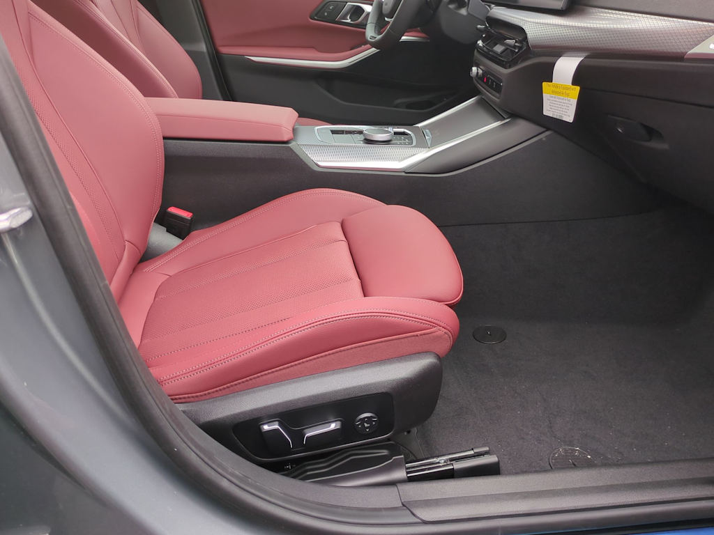 Thumbnail: 2025 BMW 3 Series - 13