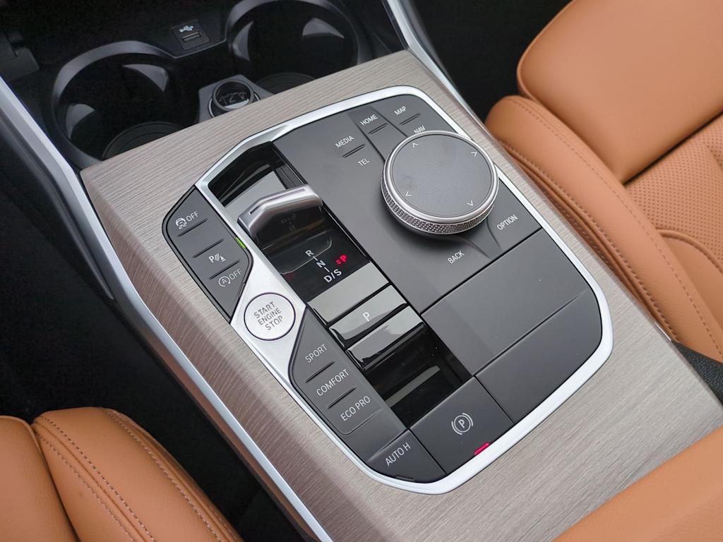 Thumbnail: 2025 BMW 3 Series - 37