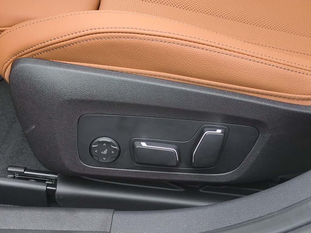 Thumbnail: 2025 BMW 3 Series - 26