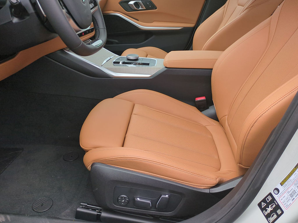 Thumbnail: 2025 BMW 3 Series - 10