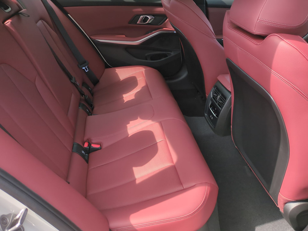 Thumbnail: 2025 BMW 3 Series - 29