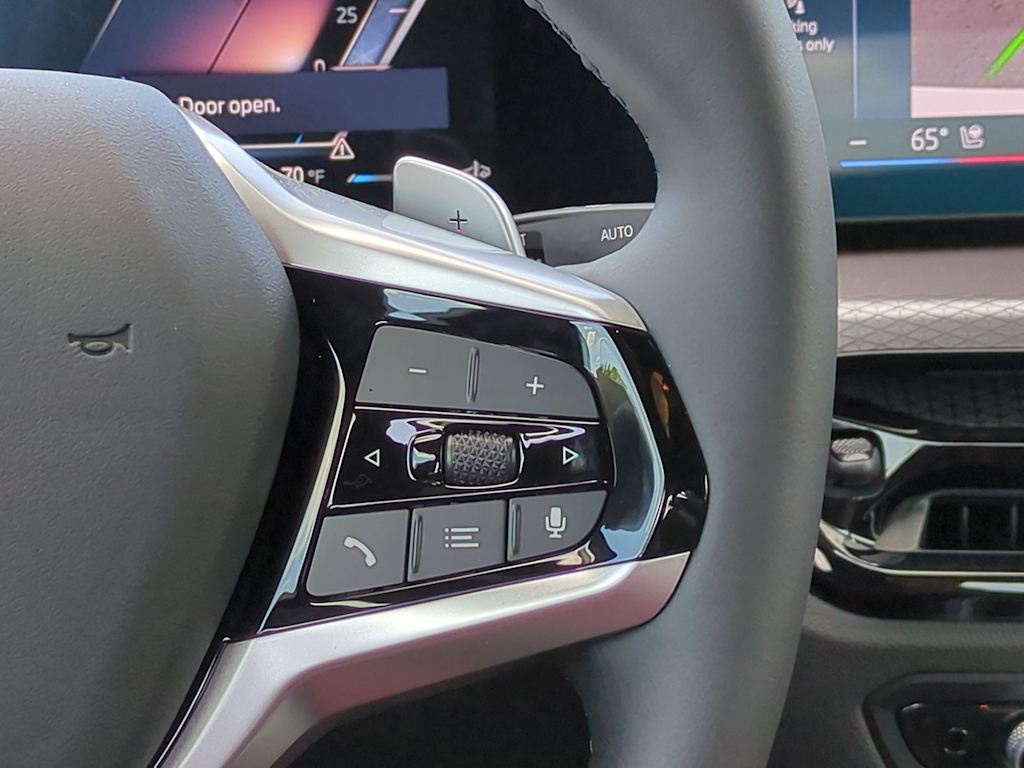 Thumbnail: 2025 BMW 3 Series - 32