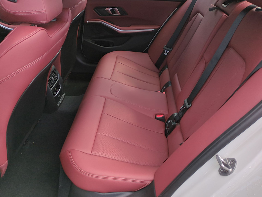 Thumbnail: 2025 BMW 3 Series - 28