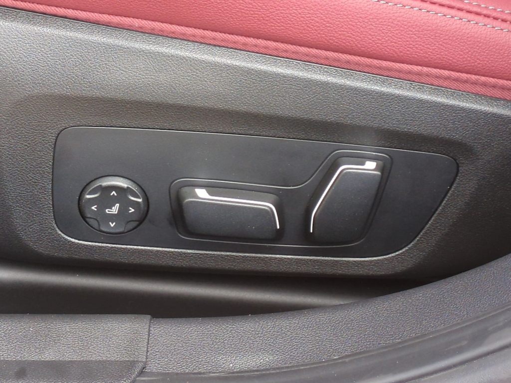 Thumbnail: 2025 BMW 3 Series - 26