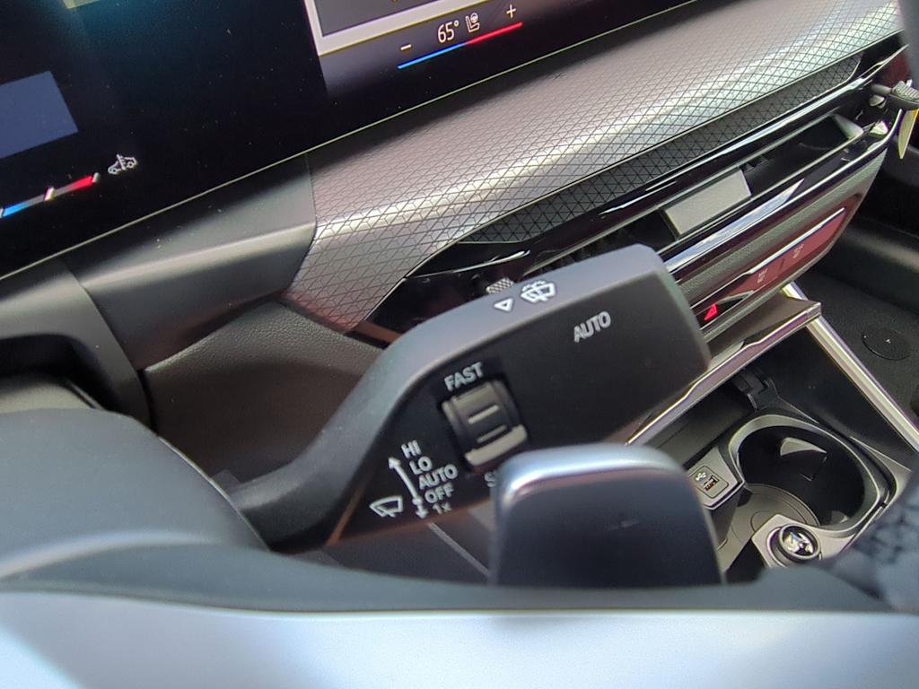 Thumbnail: 2025 BMW 3 Series - 33