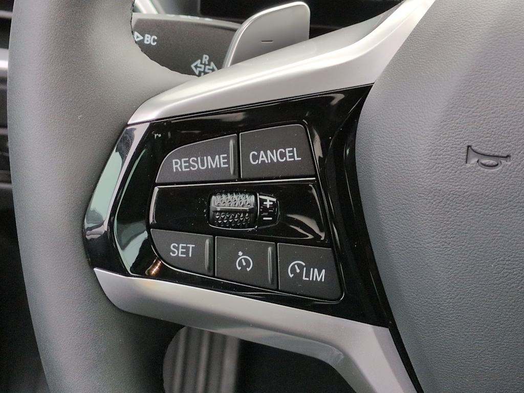 Thumbnail: 2026 BMW 3 Series - 30