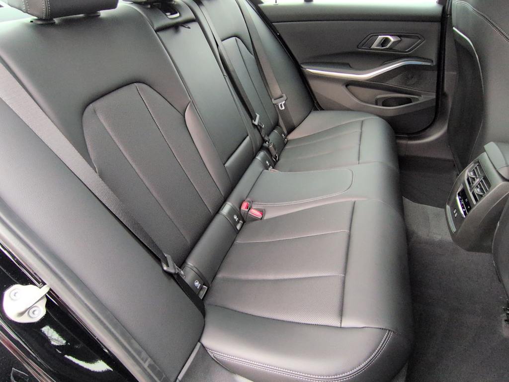 Thumbnail: 2026 BMW 3 Series - 28