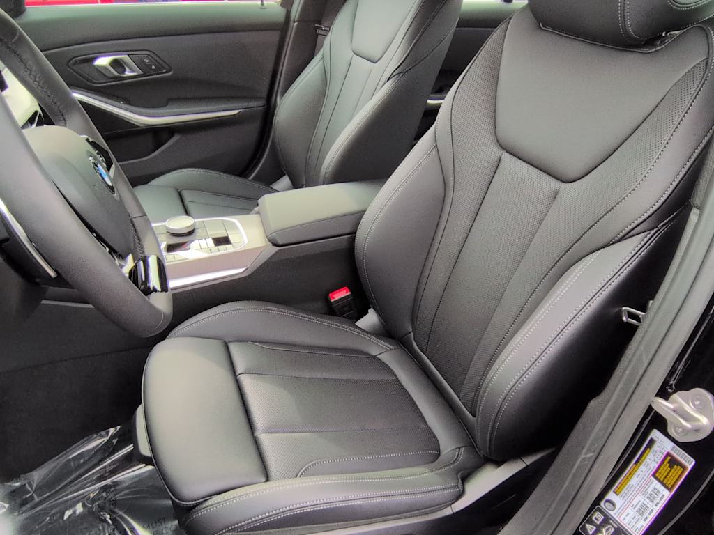 Thumbnail: 2026 BMW 3 Series - 12