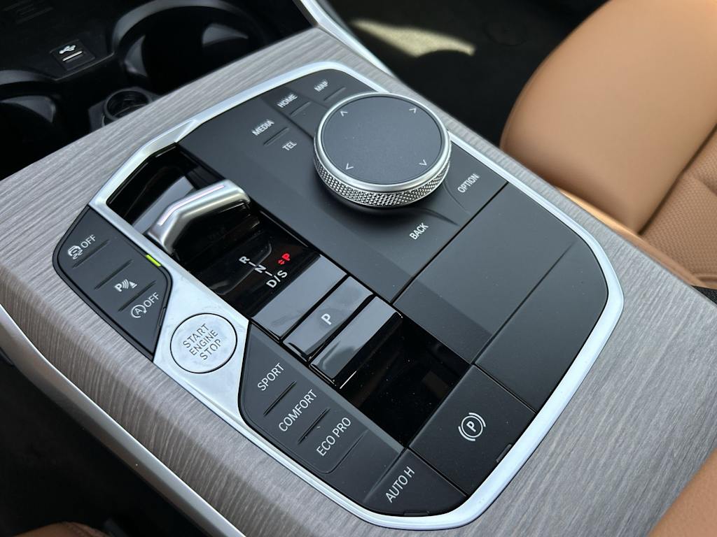 Thumbnail: 2025 BMW 3 Series - 38