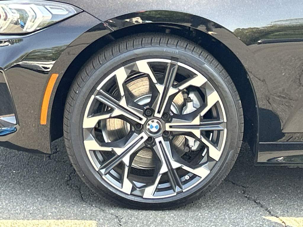 Thumbnail: 2025 BMW 3 Series - 8