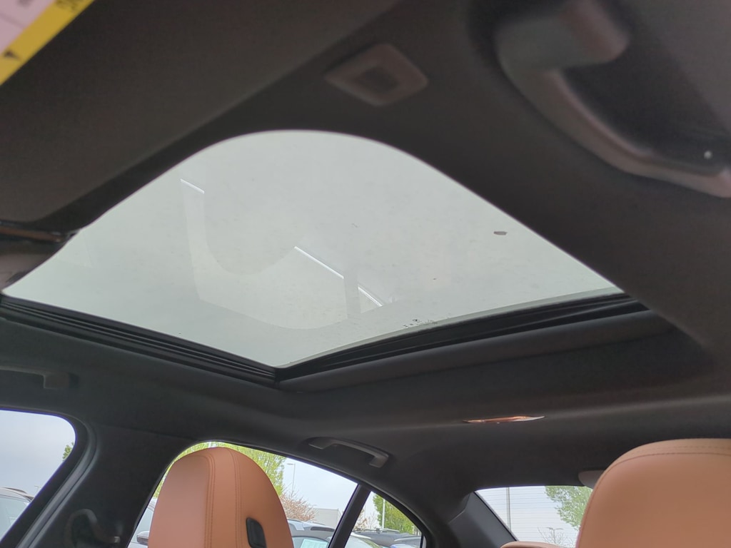 Thumbnail: 2025 BMW 3 Series - 27