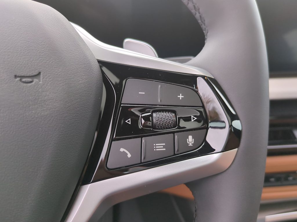 Thumbnail: 2025 BMW 3 Series - 32