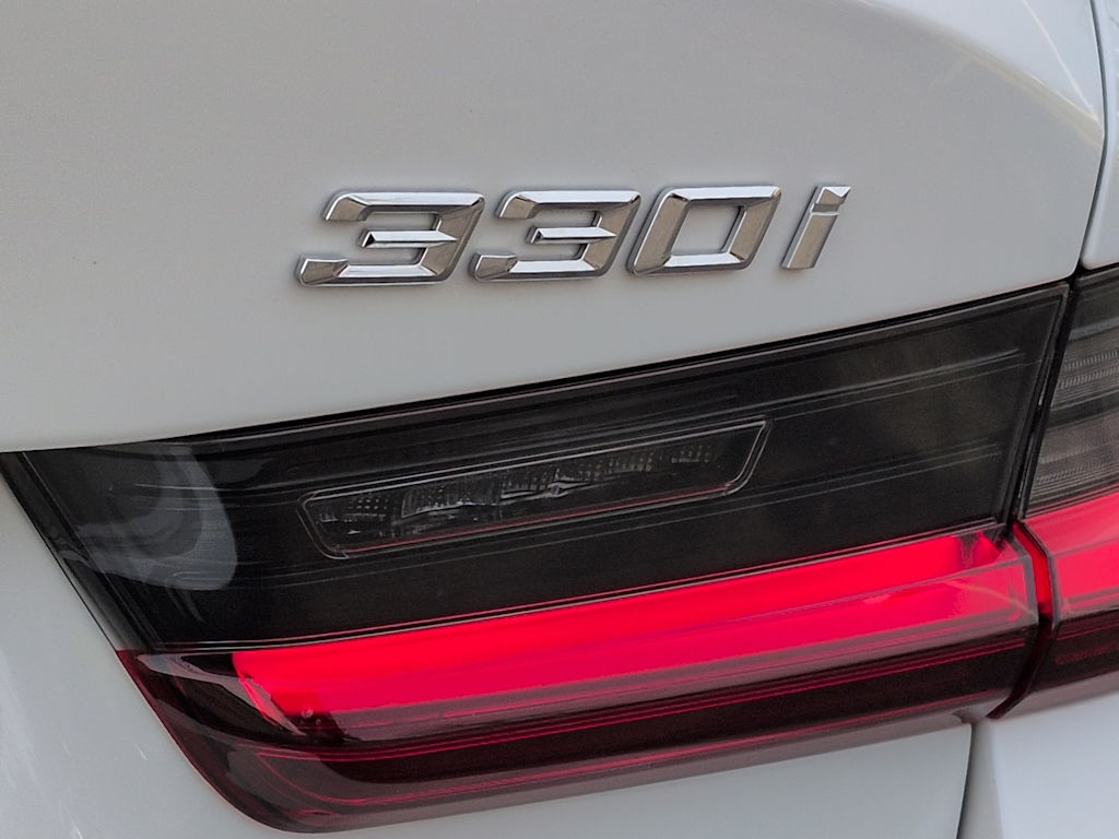 Thumbnail: 2025 BMW 3 Series - 26